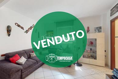 Trilocale con balcone in contesto di corte