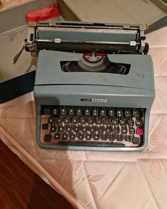 macchina da scrivere olivetti