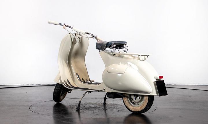 Piaggio Vespa FARO BASSO 125