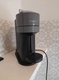 macchinetta caffè Nespresso de longhi