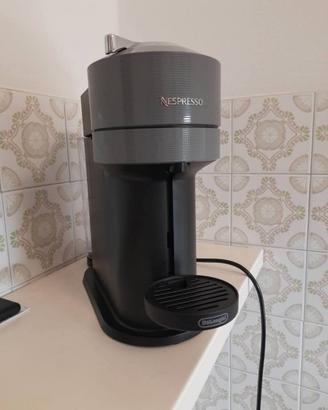 macchinetta caffè Nespresso de longhi