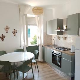 Casa a pochi passi dal mare con posto auto coperto