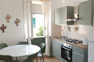 Casa a pochi passi dal mare con posto auto coperto