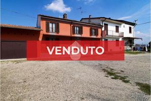 CASA DI CORTE A CASTELLETTO DI BRANDUZZO