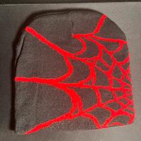 berretto ragnatela y2k