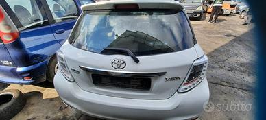 TOYOTA YARIS 2014 - PORTELLONE POSTERIORE