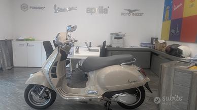 Piaggio Vespa 310 GTS hpe