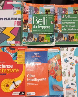 Libri scolastici nuovi a metà prezzo 