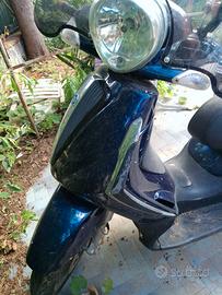 Scooter Beverly 250