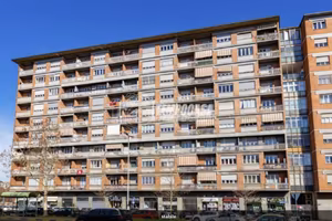AMPIO APPARTAMENTO IN STABILE SIGNORILE DI 110 MQ