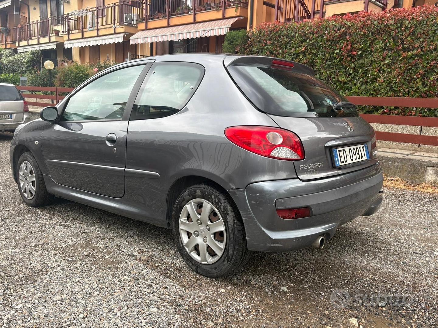 Peugeot 206 Plus 2010 photo 3