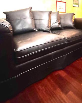 divano letto nero in ecopelle