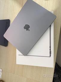 MacBook Air M2 16GB
