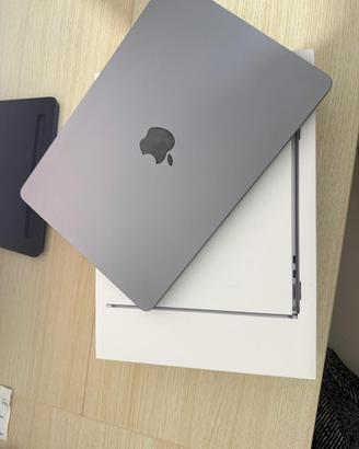 MacBook Air M2 16GB