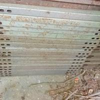 Scaffali con pianale a barre rinforzate tre misure