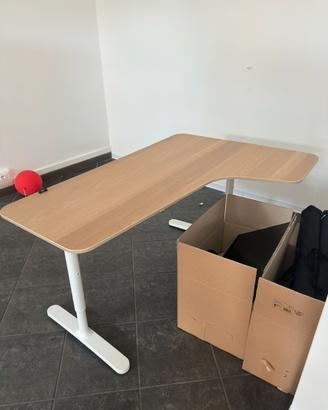 Scrivania angolare Ikea
