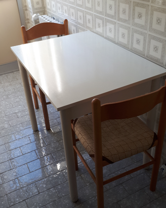 Cucina componibile in laminato bianco