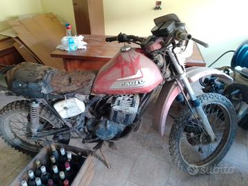 Svuota garage Moto d'epoca cross 