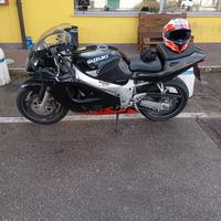 GSX r 600 srad