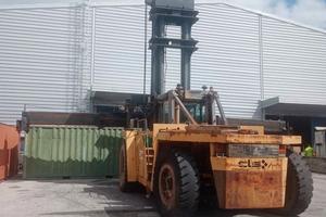 Gru per Container Caterpillar modello V925