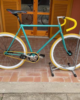 Bicicletta single speed con freno a contro pedale