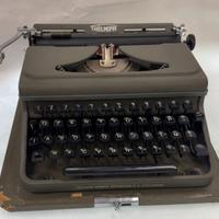 Macchina da scrivere Triumph