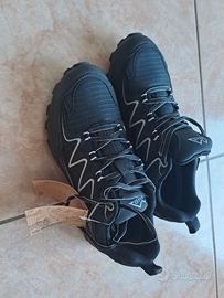 Scarpe da trekking ragazzo nuove