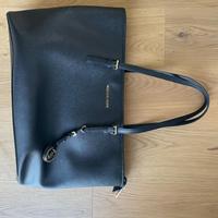 Borsa Michael Kors modello Jet Set Travel