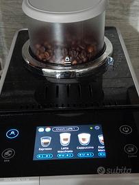Macchina del caffè automatica Dè Longhi Rivelia