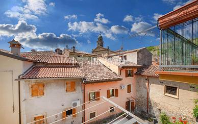 Casa indipendente dal carattere unico nel cuore di