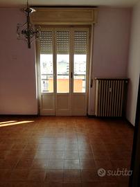 Trilocale con box 5 piano vicino stazione e