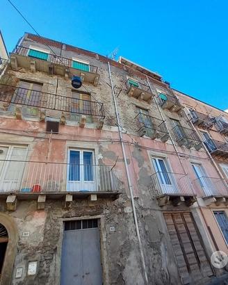 Appartamento da ristrutturare mq 148 centro storic