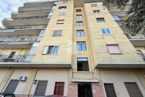2 LOCALI A SANTA MARIA LA CARITÀ
