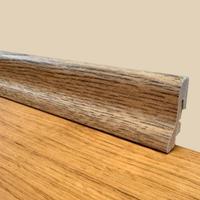 Battiscopa in Rovere