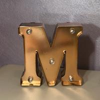 Lettera M luce Legami