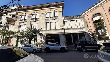 Appartamento di 349 m² con più di 5 locali a Udine
