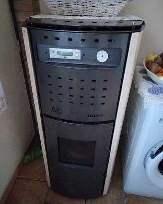 stufa a pellet idro 20 Kw