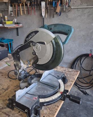 Troncatrice makita