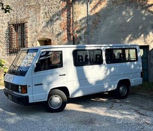FURGONE MERCEDES MB100D (DK26I)