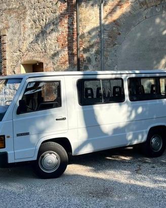 FURGONE MERCEDES MB100D (DK26I)