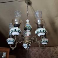LAMPADARIO CON APPLIQUE IN FERRO E CERAMICA