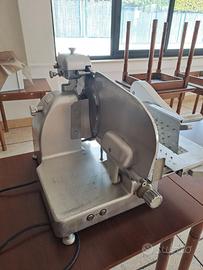 affettatrice professionale in acciaio inox