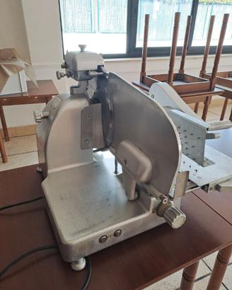 affettatrice professionale in acciaio inox