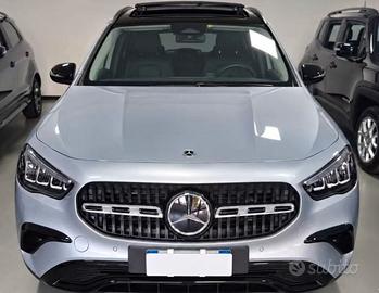 Mercedes GLA 200Automatic km0 tetto panoramico ful