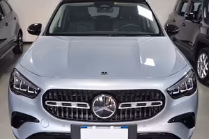 Mercedes GLA 200Automatic km0 tetto panoramico ful