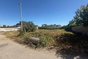 Terreno di 890 m² a Roma