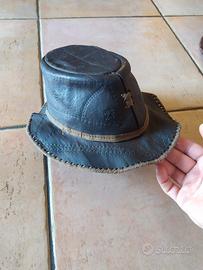 cappello in cuoio artigianale 