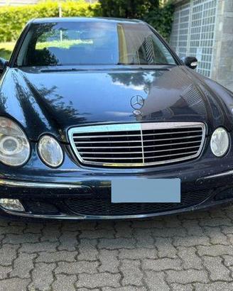 Mercedes E270 CDI (2003)