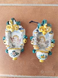 coppia di piccole acquasantiere 