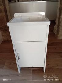 mobile- lavabo in resina bianca (anche da esterno)